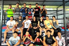 বাংলাদেশ ব্যুত্থান এসোসিয়েশনের উদ্যোগে নেপালের রাজধানী কাঠমুণ্ডতে থান্ডার কিক বিষয়ক স্পোর্টস সেমিনারে অংশগ্রহণকারীদের সাথে গ্র্যান্ড মাস্টার ইউরী বজ্রমুনি।